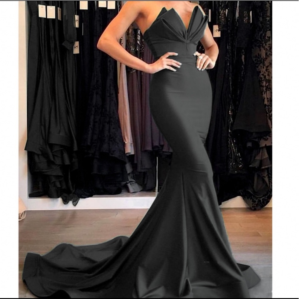 NWT Strapless Sleeveless Mermaid Dress Black